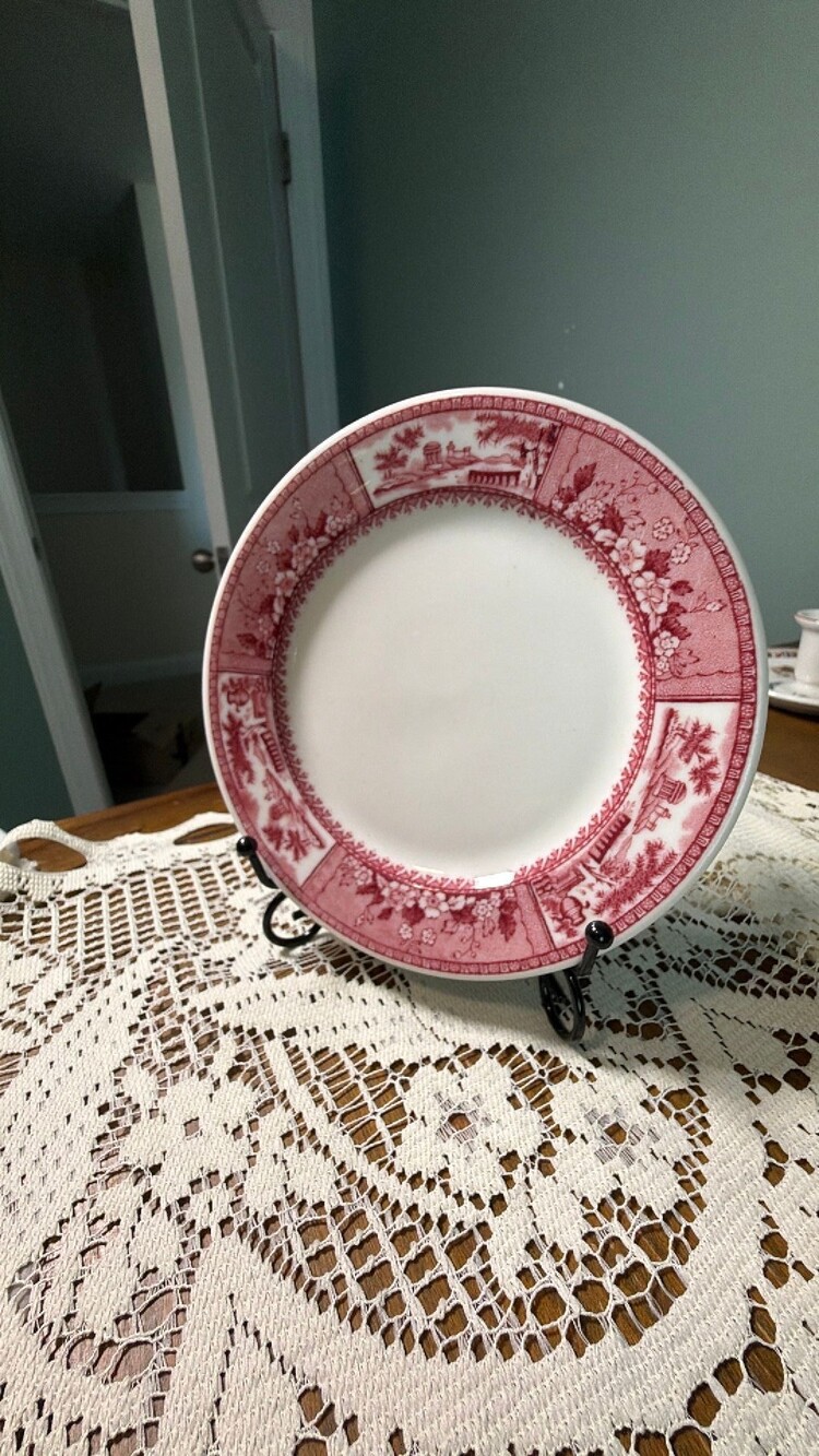 #66 vintage Syracuse China Old Ivory Colonial red transferware plate.